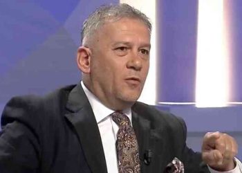 Elektriçisti Fatmir Velaj ambasador në Vjenë, organizon ‘dasëm’ me këngë serbe për Ditën e Alfabetit