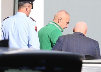 Meta letër nga qelia strukturave të PL-së: Nisni protesta periodike para SPAK