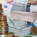 Këmbimi valutor 10 nëntor/ Me sa blihen e shiten dollari dhe euro