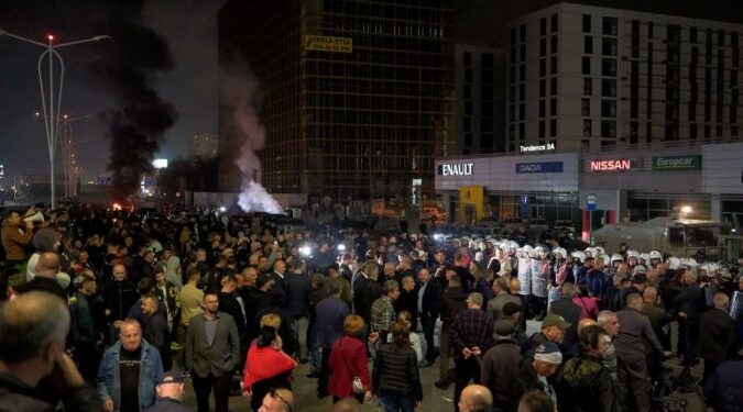 Protesta e opozitës, policia paralajmëron PD: Bllokimi i rrugëve është vepër penale