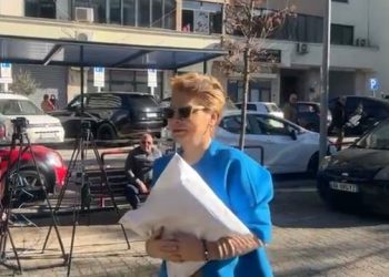 Kryemadhi ankimon sekuestrimin e 2 vilave