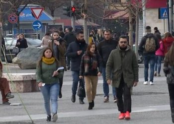 Sa është numri i beqarëve dhe i të divorcuarve në Tiranë?