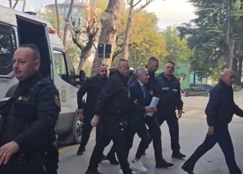 U njoh me akuzën e grupit kriminal, Rrapaj humb ndjenjat, Beqaj pyet gjykatën: Ku janë lekët?