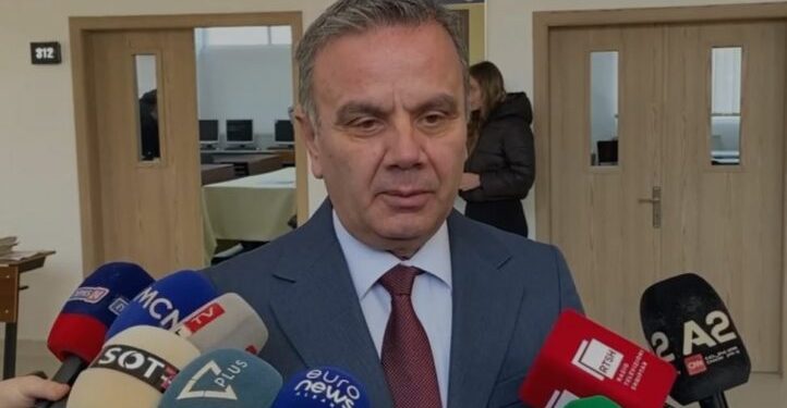 Debati për heqjen e shqipes si gjuhë zyrtarë në MV, Dimitrievski: Do të dëmtonte marrëdhëniet ndëretnike!