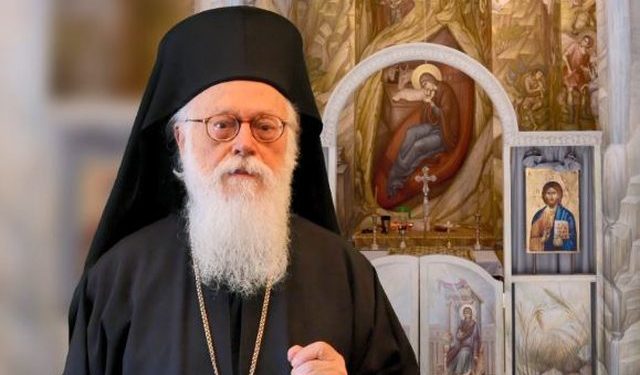 Prej javësh në spital, ndërron jetë kryepeshkopi Anastas Janullatos