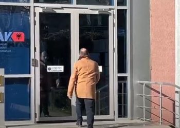 Akuzohet se lejoi kultivimin e drogës, kryebashkiaku i Libohovës paraqitet në SPAK