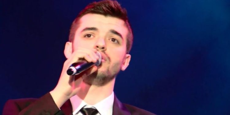 U plagos nga tregtari i fruta-perimeve, zbardhet dëshmia e këngëtarit: Sulm në pabesi