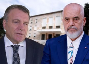 Malaj: Rama ka qejf të rrethohet nga njerëz që i thurin lavde si Musolinit