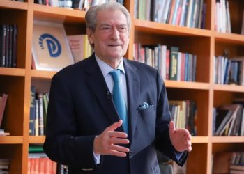 Dhëndri i Trump investitor strategjik, Berisha: Rama po përdor Sazanin për të blerë influenca politike