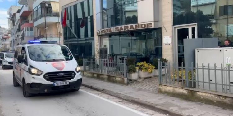 Konflikti me 2 të plagosur në Sarandë, burg për 2 efektivët e policisë, lirohen 6 të tjerët