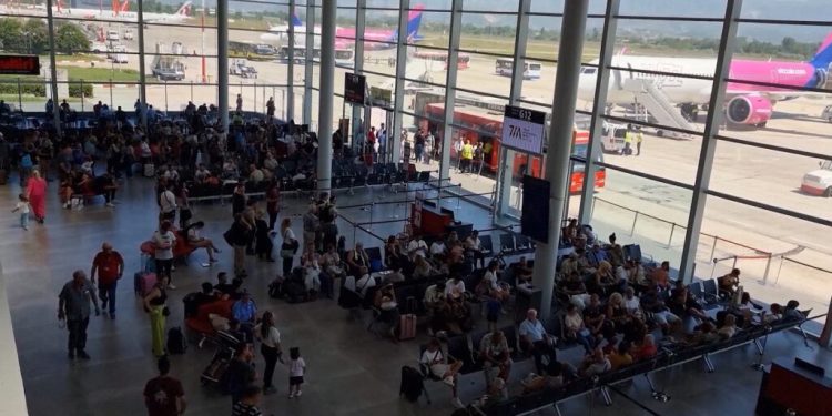 Pse Aeroporti i Tiranës hesht ndaj skandalit mbi sigurinë pas arrestimit të punonjësit?!