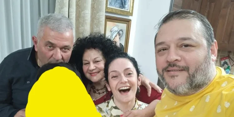 Anëtari i Këshillit Drejtues Edmond Tullumani familjarisht në RTSH me dhëndrin e të bijën, fijet e interesave korruptive me Aurora Polon