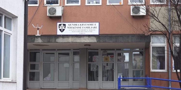 Mbyllen 5 qendra mjekësore në fshatrat e Ferizajt, shkak edhe mungesa e rrymës