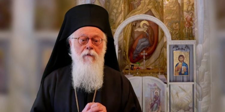 Në intubim prej disa ditësh, gjendja e Kryepeshkopit Anastas vijon të jetë e njëjtë