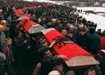 26-vjetori i masakrës së Reçakut, zyra e BE-së në Prishtinë: Drejtësia mbetet e vonuar!