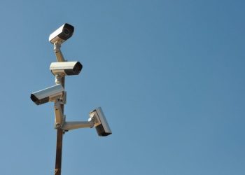 Projekti qeveritar ngre kambana alarmi për survejim masiv në Shqipëri