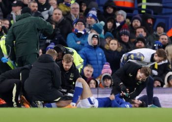 “Do ta kthejmë te Çelsi”, trajneri i Everton jep lajmin tronditës për dëmtimin e Armando Brojës: Ja sa pritet të mungojë…