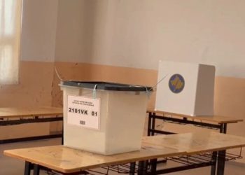 Zgjedhjet në Kosovë/ Numërohen votat e para, kush kryeson