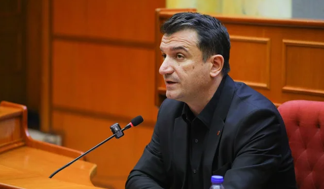 “Veliaj nuk firmoste vetë”, gazetari parashikon arrestimin e këtij ministri