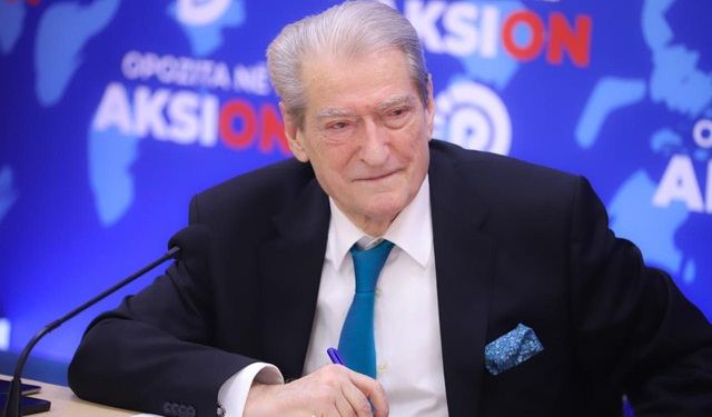 Berisha tregon prapaskenat e letrës së Nesti Angonit: Balluku i dha listën e përgjimeve Oltion Bistrit