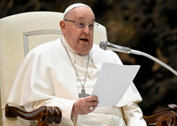 Shtrohet në spital Papa Françesku