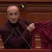 Deputeti i PD me fustan në Kuvend, thirrje SPAK: Mos heto vetëm veshjet e bashkëshortes së Veliajt!