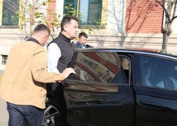 SPAK firmos autorizimin, lejon familjarët e Veliajt ta vizitojnë në burg