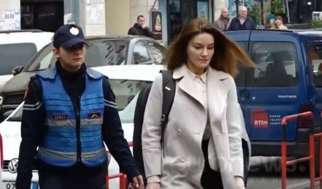 Ajola Xoxa kërkoi kthimin e telefonit të sekuestruar, GJKKO shtyn seancën