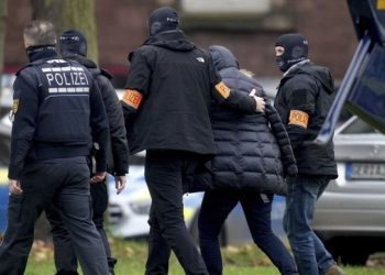 I kërkuar nga SPAK, arrestohet në Gjermani 21-vjeçari, pranga edhe tropojanit në Britani
