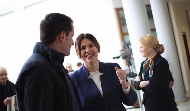 Veliaj sulmon prokurorin nga qelia, bën avokatin e Genta Sulës që emëroi ministre në këmbim të vilës