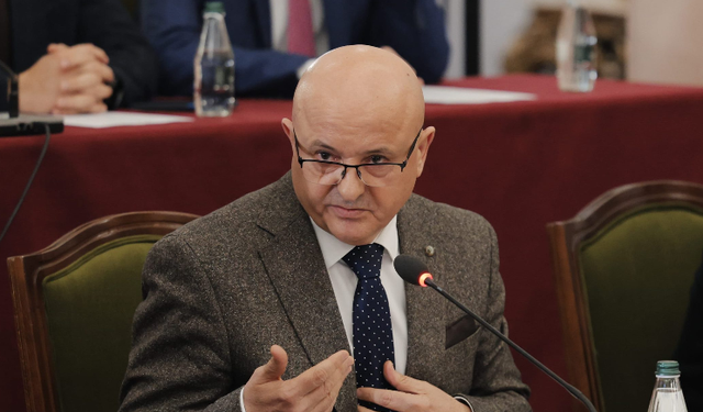 Rektori i UBT jep llogari para PS për korrupsionin e pedagogëve: Shumica e stafit i përkasin njerëzve të ndershëm