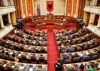 Kuvendi mblidhet sot në seancë plenare, diskutohet shtyrja e vlefshmërisë së ID të skaduara për Diasporën