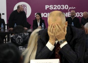 “Kush ha kumbulla, kujt i mpihen dhëmbët”/ PS e Durrësit përplaset me Ramën: Njerëzit po na përzënë