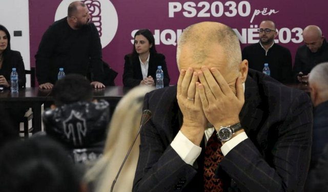 “Kush ha kumbulla, kujt i mpihen dhëmbët”/ PS e Durrësit përplaset me Ramën: Njerëzit po na përzënë