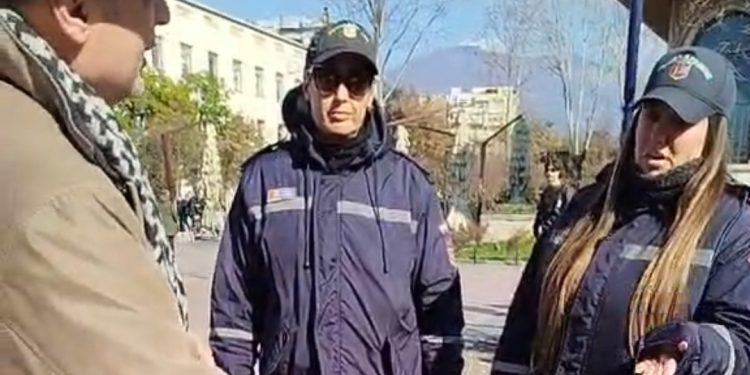 Policia e Veliajt tenton të pengoj mbledhjen e firmave të Partisë Aleanca Konservatore Për Shqipërinë