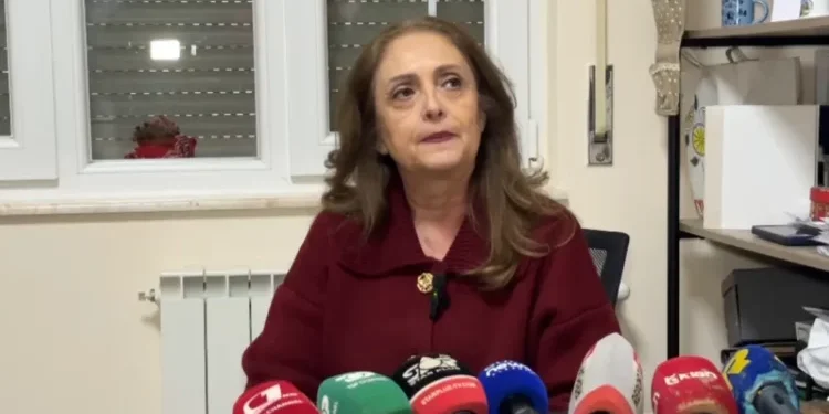 Bashkëshorti e qëlloi me plumb në kokë, flet kolegia e Anila Prendushit: Nuk ka shfaqur asnjë problem