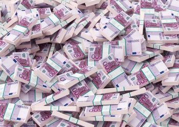 “Lumë” parash “cash”, rreth 4.2 miliardë euro qarkulluan jashtë bankave në 2024