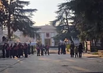 Protesta e Partisë Demokratike! 1200 efektivë në terren