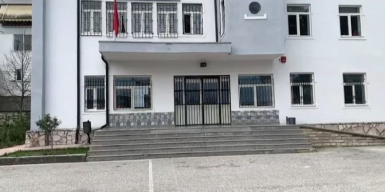 Hetimet për vetëvrasjen e adoleshentes në Gjirokastër, merren në pyetje mbi 100 persona