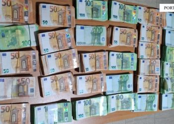 Sekuestrohen 223 mijë euro në Portin e Durrësit, në pranga 36-vjeçari që po i çonte drejt Italisë