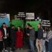 “E çove edhe TikTok-un në emigracion”! Protesta e PD përmes pankartave