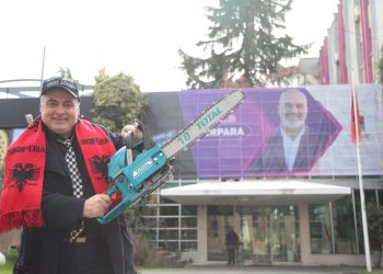 “Lufta midis TKZ-së dhe FSHF-së”, avokati Goxhaj: Solidarizohem me Tifozat Kuq e Zi në luftën kundër FSHF dhe Armand Dukës
