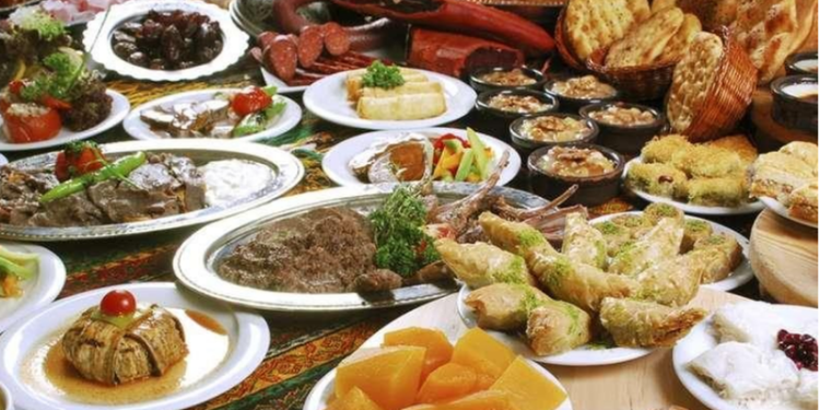 Fiter Bajrami, ja ushqimet që nuk duhet të mungojnë në tryezën festive