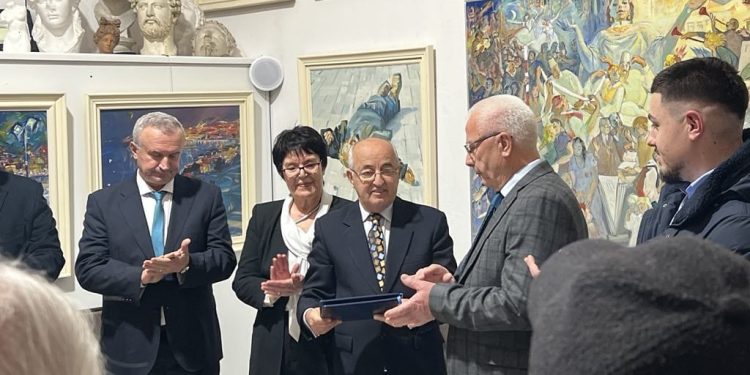 Hapet ekspozita “Dy kohët”/ Arti i Buron Kacelit ndërmjet dy epokave