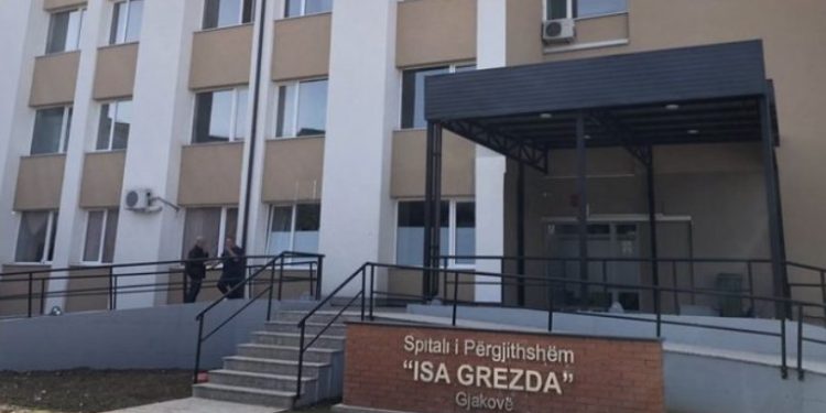 Banorët e Tropojës marrin shërbim mjekësor falas në Kosovë: Po të mos jetë Gjakova, vdesim