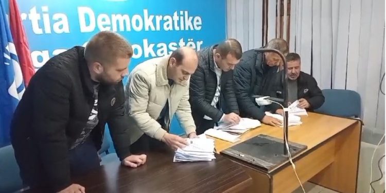 Primaret/ Nis numërimi i votave në Qarkun e Gjirokastrës