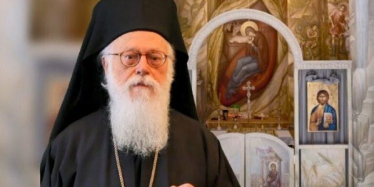 Hapet testamenti i Janullatosit: Depozitat e mia financiare i përkasin Kishës së Shqipërisë