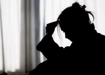 Ankthi, depresioni dhe vështirësitë njohëse, pasojat e izolimit për të rinjtë nga koha e pandemisë