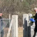 Hashim Thaçi mbërrin në Kosovë, tek varri i babait të tij