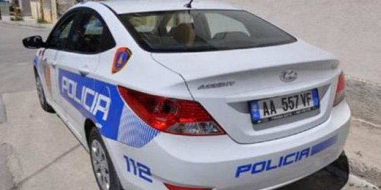 Tentoi të vriste kushëririn e tij në bashkëpunim me babain dhe vëllain, e pëson 29-vjeçari